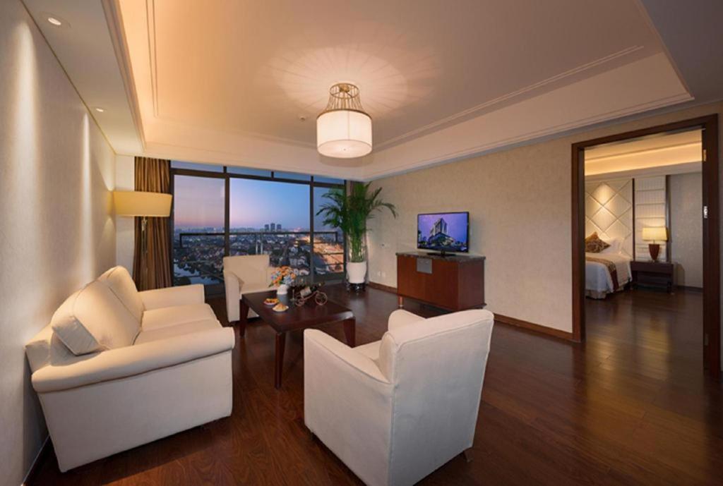 ซูกวง อินเตอร์เนชั่นแนล โฮเต็ล คุนซาน Hotel ภายนอก รูปภาพ